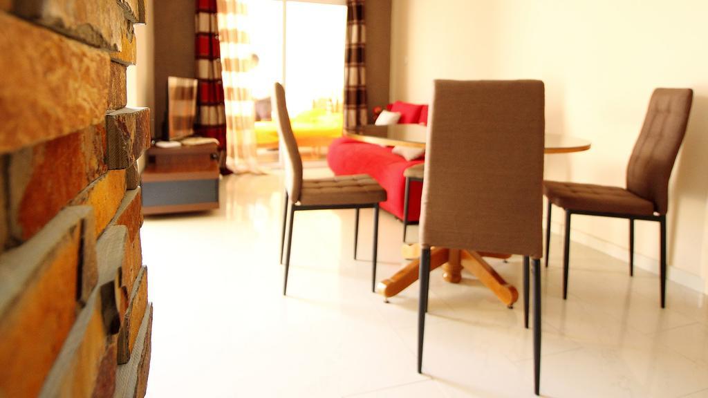 Panikos Beach Apartment I Lárnaka Eksteriør bilde