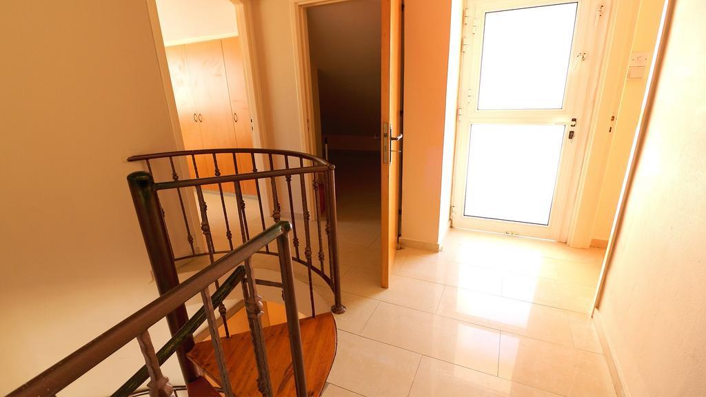 Panikos Beach Apartment I Lárnaka Eksteriør bilde