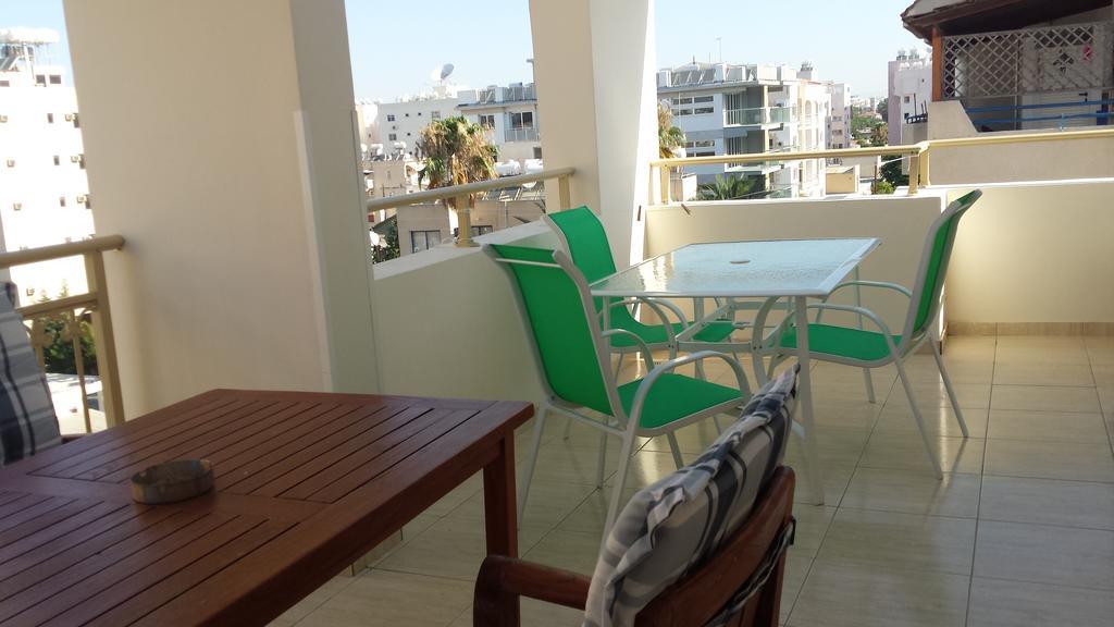 Panikos Beach Apartment I Lárnaka Eksteriør bilde