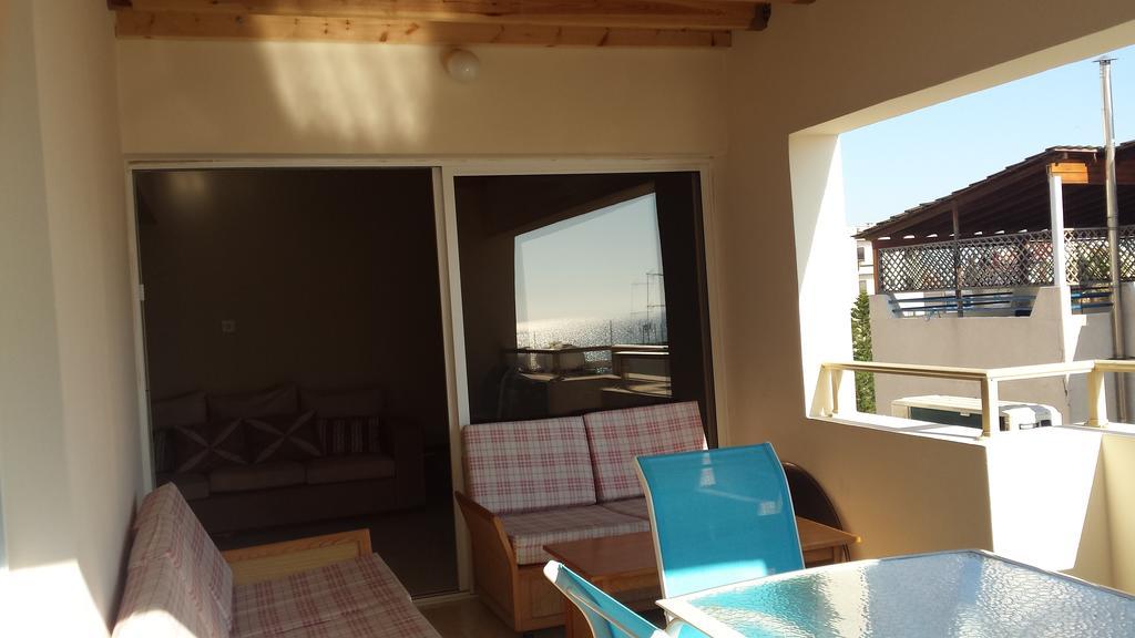 Panikos Beach Apartment I Lárnaka Eksteriør bilde